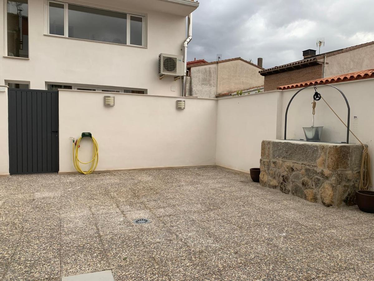 Acogedora Casa Con Patio En El Tiemblo Apartment ภายนอก รูปภาพ
